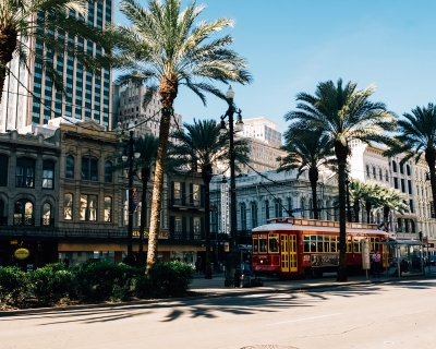 Busy street life in downtown New Orleans